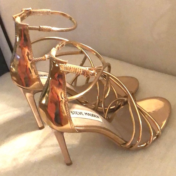 STEVE MADDEN ‘Satire’ Rose Gold Sandals - Picture 6 of 13